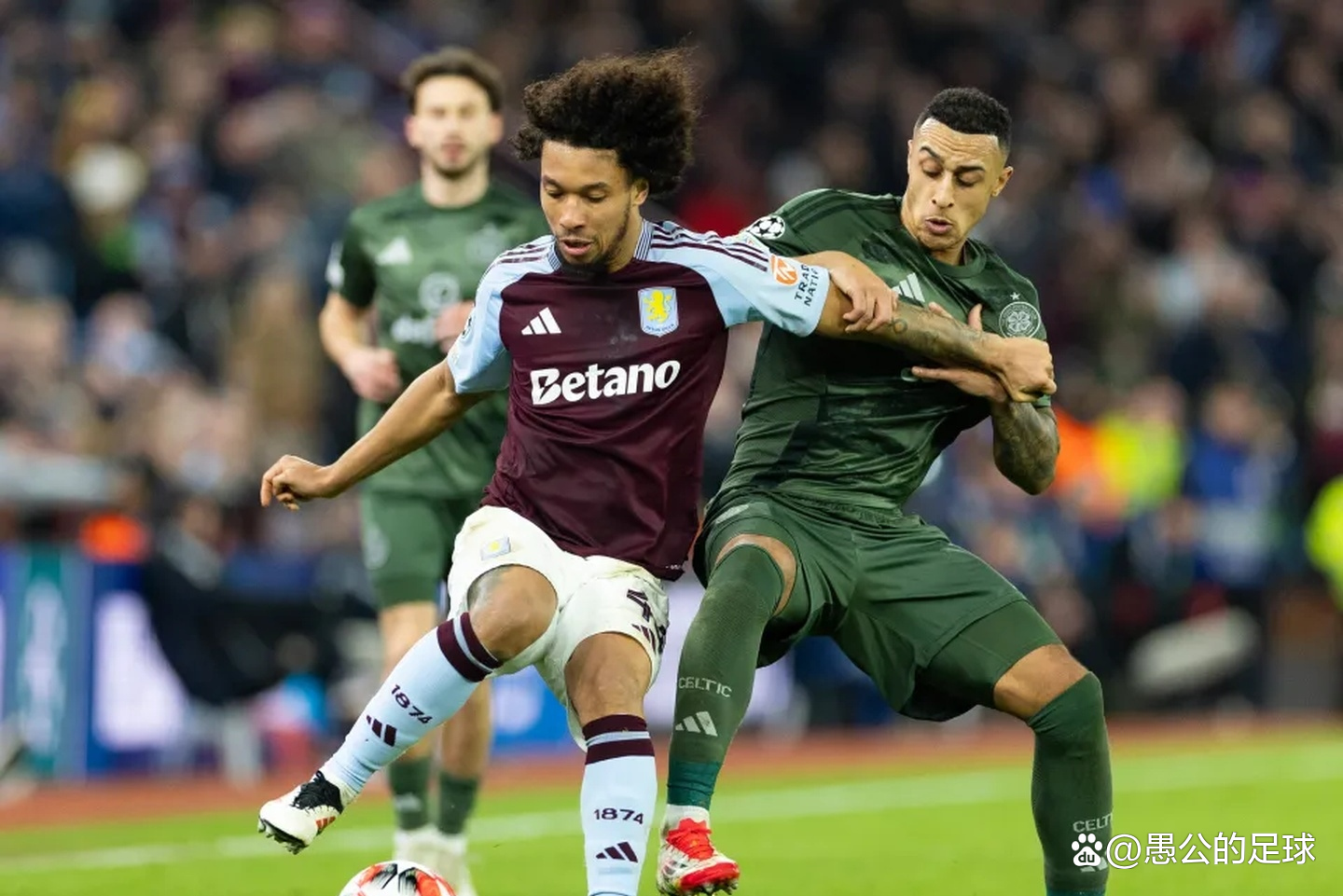 今晚波士顿凯尔特人调整名单以备欧联,更衣室发声环节打磨,压力陡增,临场指挥获称赞 今晚波士顿凯尔特人调整名单以备欧联,更衣室发声环节打磨,压力陡增,临场指挥获称赞